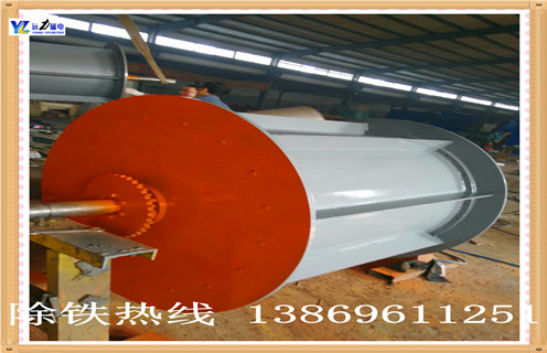 全磁　遠(yuǎn)力磁電生產(chǎn)的全磁滾筒通常安裝在輸送帶端頭上，使用環(huán)境更適用于大批量的礦石，谷物，沙子，砂礫，塑料，木材，碎玻璃，廢料等干性物料中的跟大含量的鐵屑，鐵片，鐵塊或者其他鐵磁性物料自動分離。